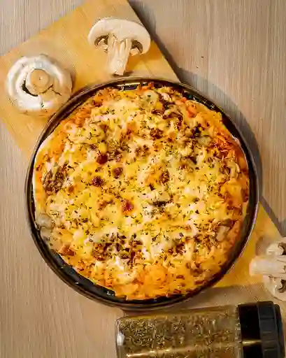 Pizza de Pollo y Champiñones Mediana