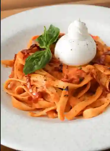 Pasta con Burrata Napolitana