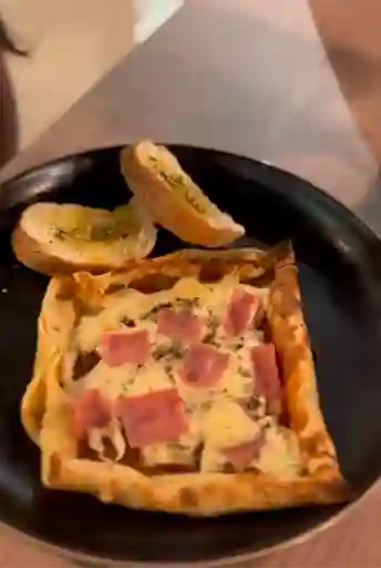 Crepe Pizza