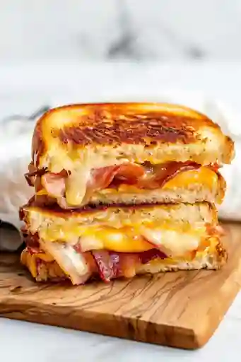 Sándwich Jamón y Queso