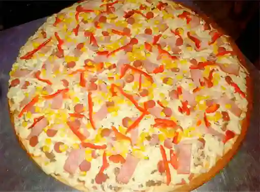 Pizza de Pollo Maíz y Tocineta