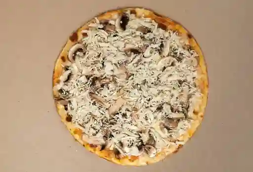Pizza Pollo con Champiñón
