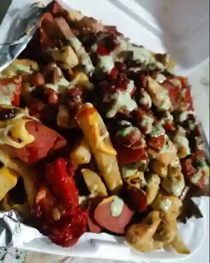 Salchipapa Cavernícola