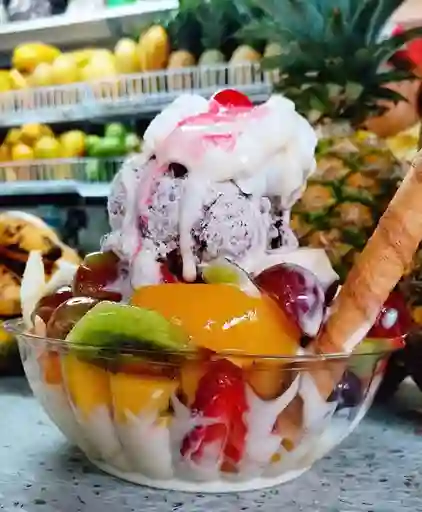 Ensalada de Frutas con Helado 24 Oz