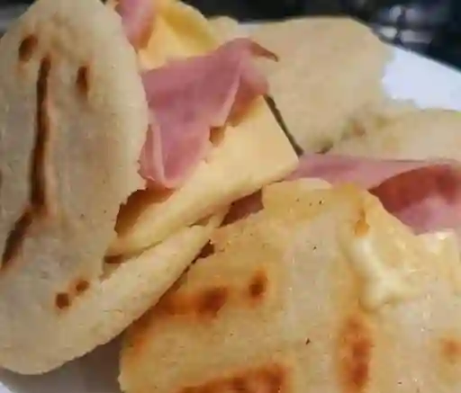 Arepa Jamón Queso