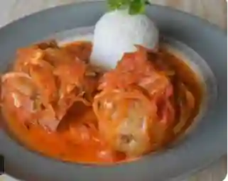 Sobrebarriga en Salsa Criolla