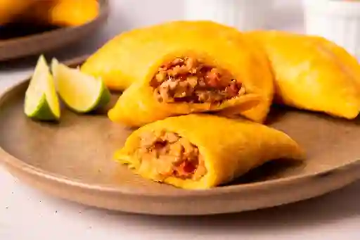 Empanada Papa Mixta Pollo y Carne