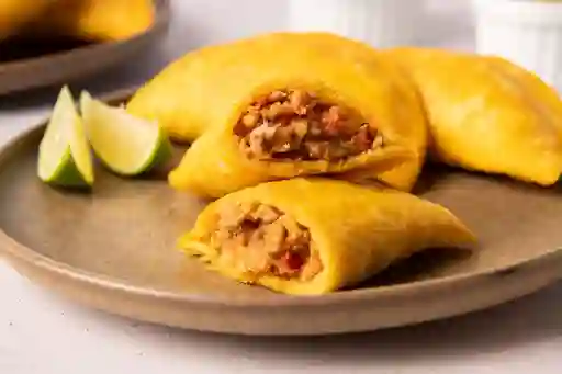 Empanada Papa Mixta Pollo y Carne