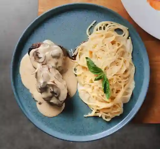 Medallones de Res con Spaghetti