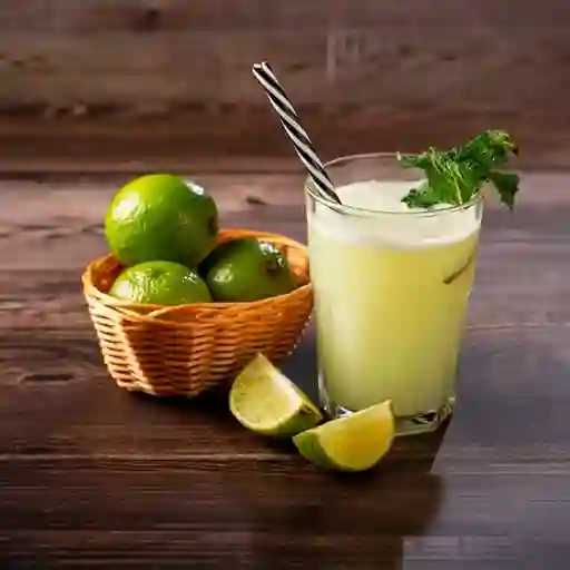 Limonada de Mango Biche 16 Oz