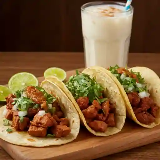 Tres Tacos de Pastor + Agua Fresca a Eleccion