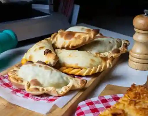 Empanada de Res Tradicional