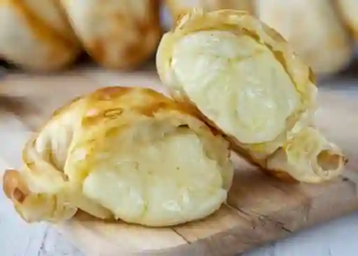Empanada Cuatro Quesos