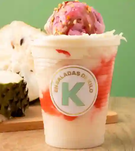 Guanabanazo Kilo con 2 Toppings, Helado