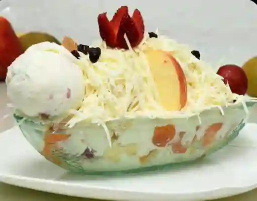 Ensalada de Frutas Sencilla con Helado