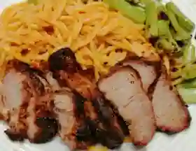 Pasta Con Cerdo Asado