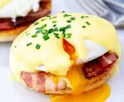 Huevos Benedictinos