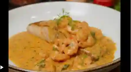 Fielte De Pescado En Salsa Marinera