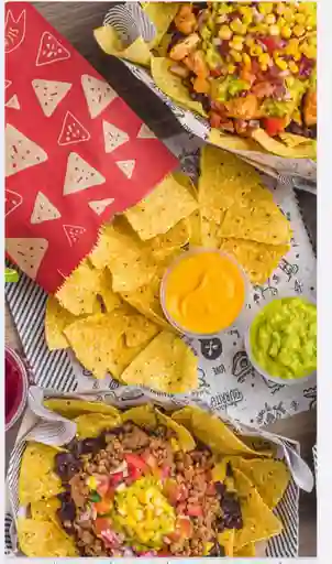 Nachos Con Guacamole