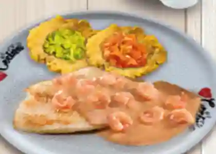 Tilapia en Salsa de Camarones