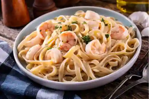 Fettuccine con Camarones