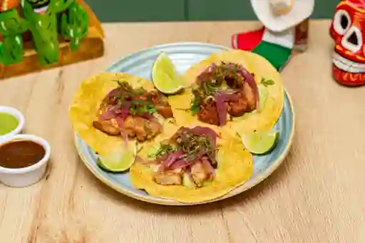 Orden de Tacos de Camarón O Chicharrón por Tres