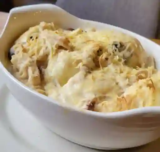Pan Gratinado Pollo y Champiñones