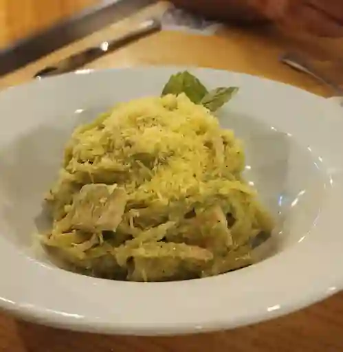 Pasta al Pesto con Pollo