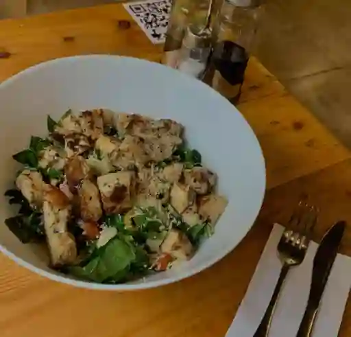 Ensalada de la Casa con Pollo