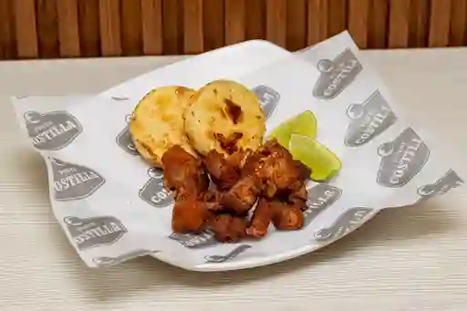 Chicharron con Arepa