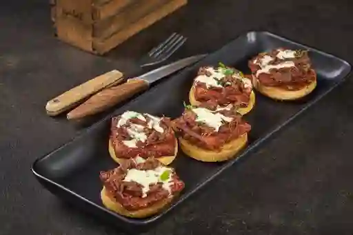Arepitas De Chocolo Y Pulled Pork