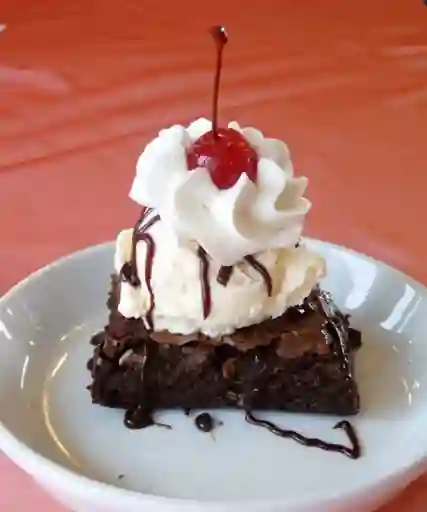 Brownie con Helado