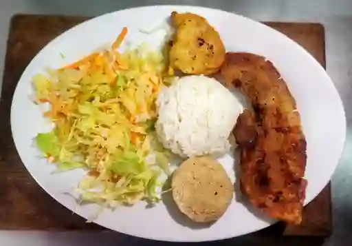 Menú con Chicharrón