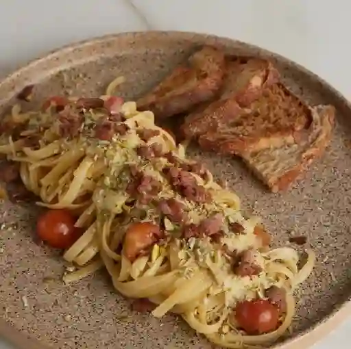Fetuccine Al Pesto De Pistacho