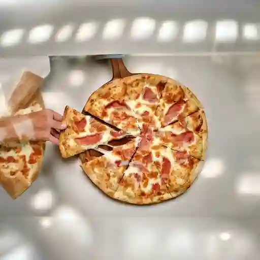 Pizza Jamón y Queso