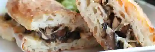 Sandwich de Pollo y Champiñones