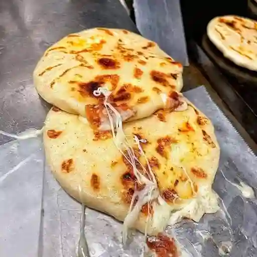 Arepa con Queso.