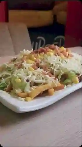 Salchipapa Piña Super