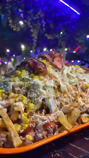 Salchipapa la Tía