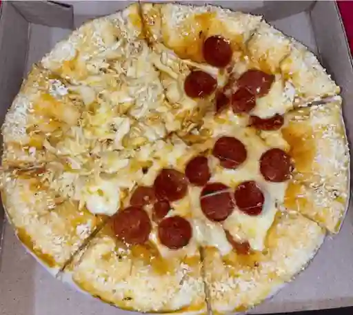 Pizza Chorizo Pollo Borde Queso Para 2 Personas