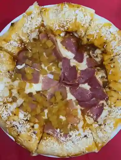 Pizza Hawaiana Pepperoni Borde Queso Para 2 Personas