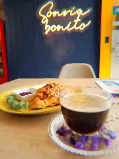 Desayuno Crossaint Artesanal