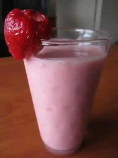 Jugo Natural en Leche de Fresa 16 Oz