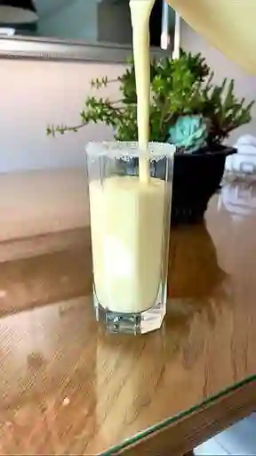 Jugo Natural en Leche de Maracuyá 16 Oz