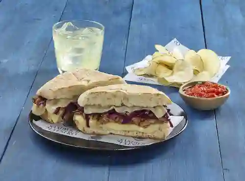 Combo Sándwich Cerdo