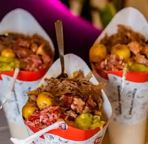 Cono Carne Desmechada + Chorizo