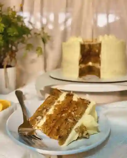 Porción Torta de Zanahoria