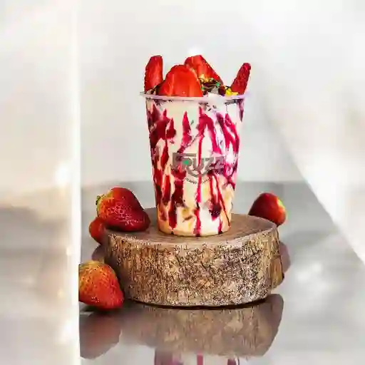 Fresas con Crema Grande 16 Oz