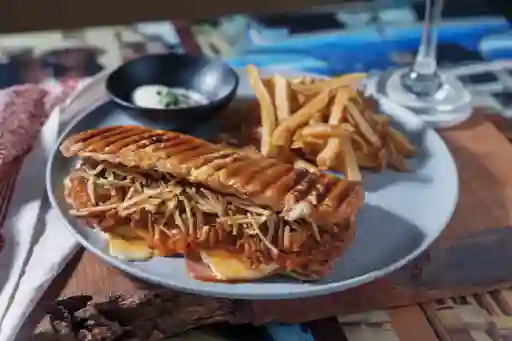 Sándwich de Ropa Vieja