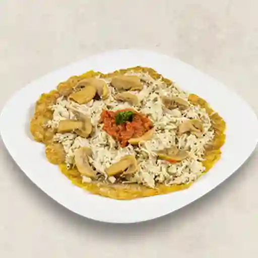 Patacón Pollo, Champiñones y Hogao